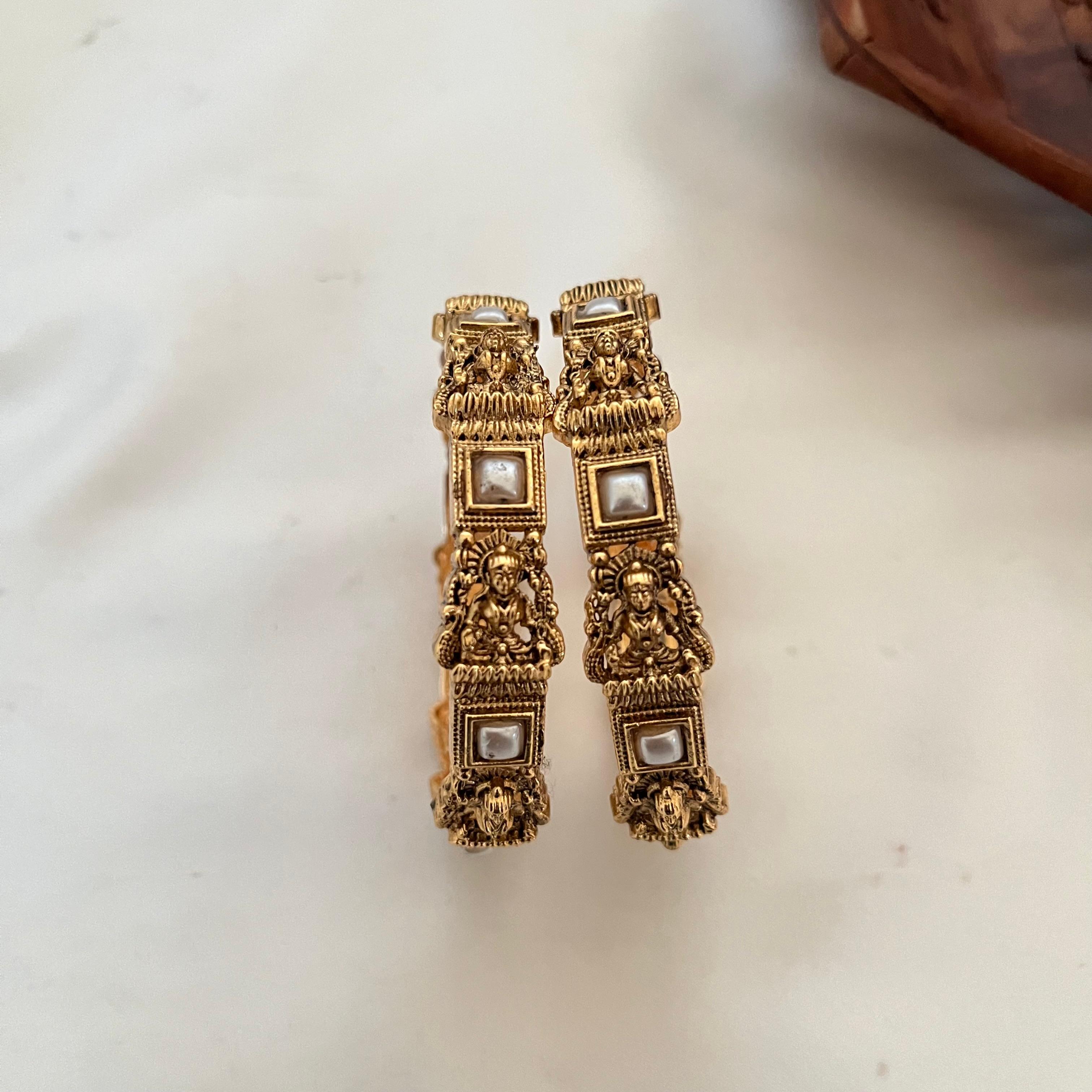 Antique Temple White Bangles AB03