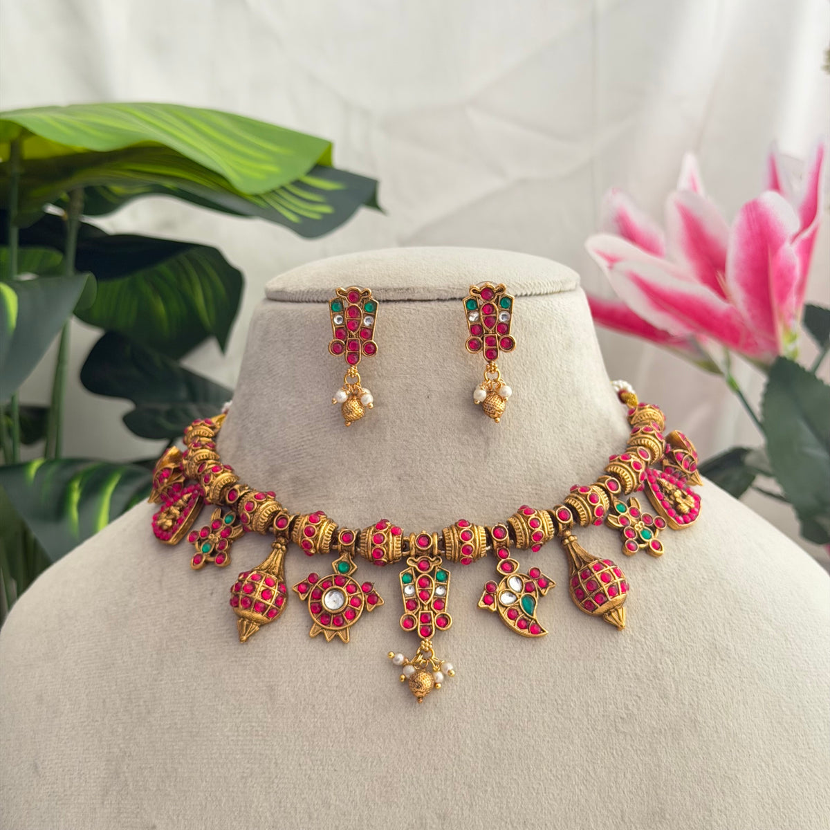 Red Stones Antique Necklace AN273 Anvika Jewels