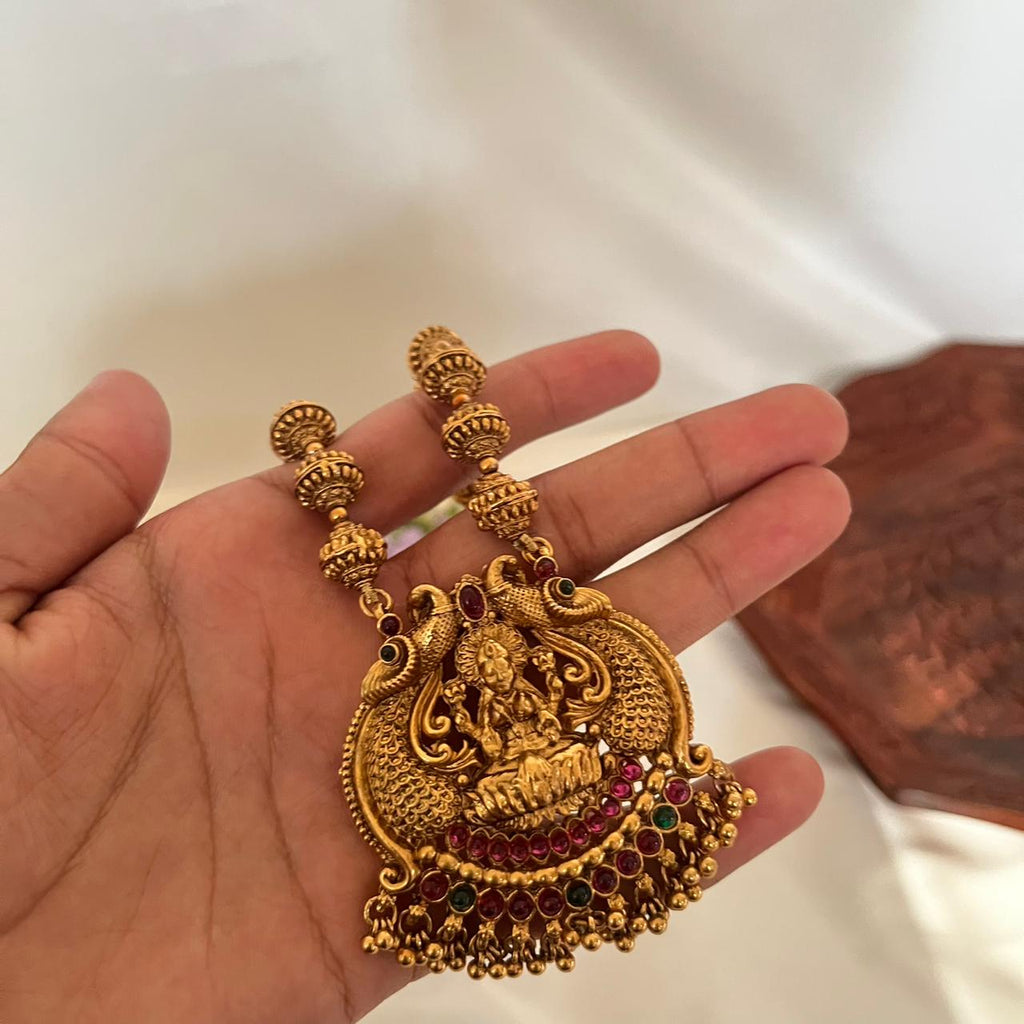 Lakshmi Pendant Necklace Set AN32