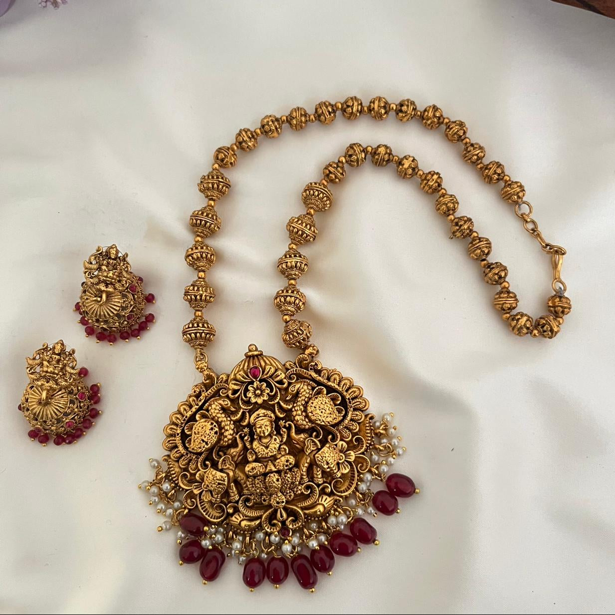 Lakshmi Pendant Set AN33