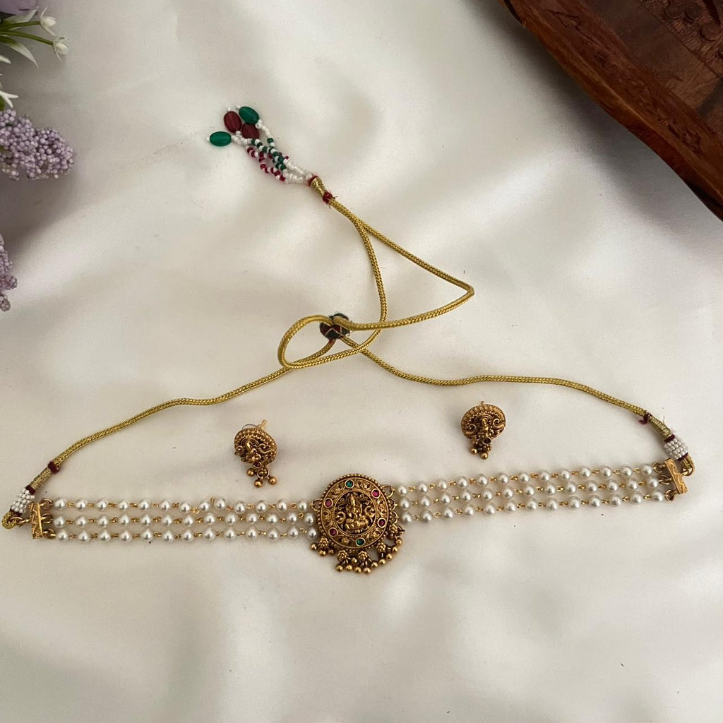 Pearl Lakshmi Choker AN39