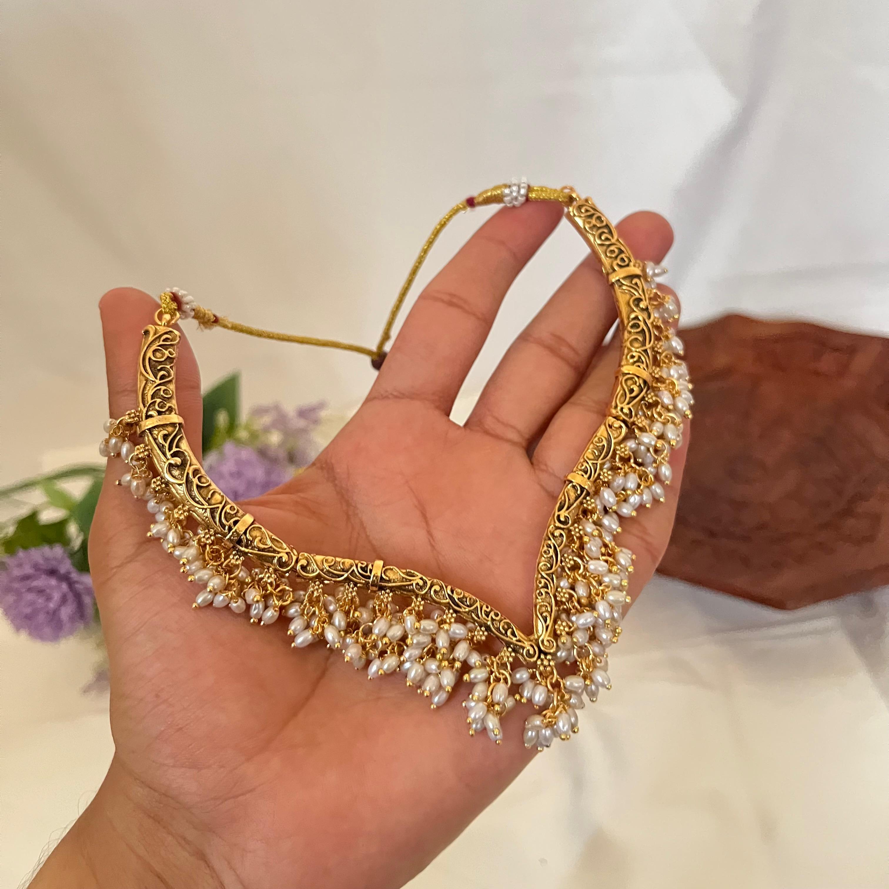 Antique Pearl V-Choker AN07