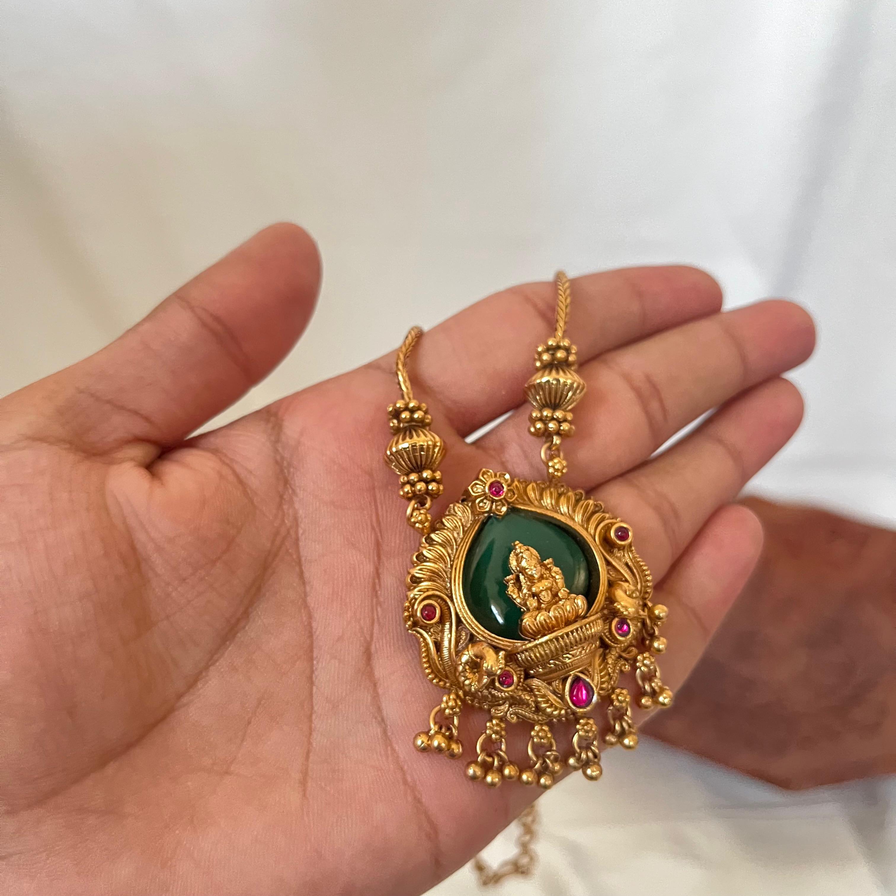 Emerald Lakshmi Pendant Necklace AN09