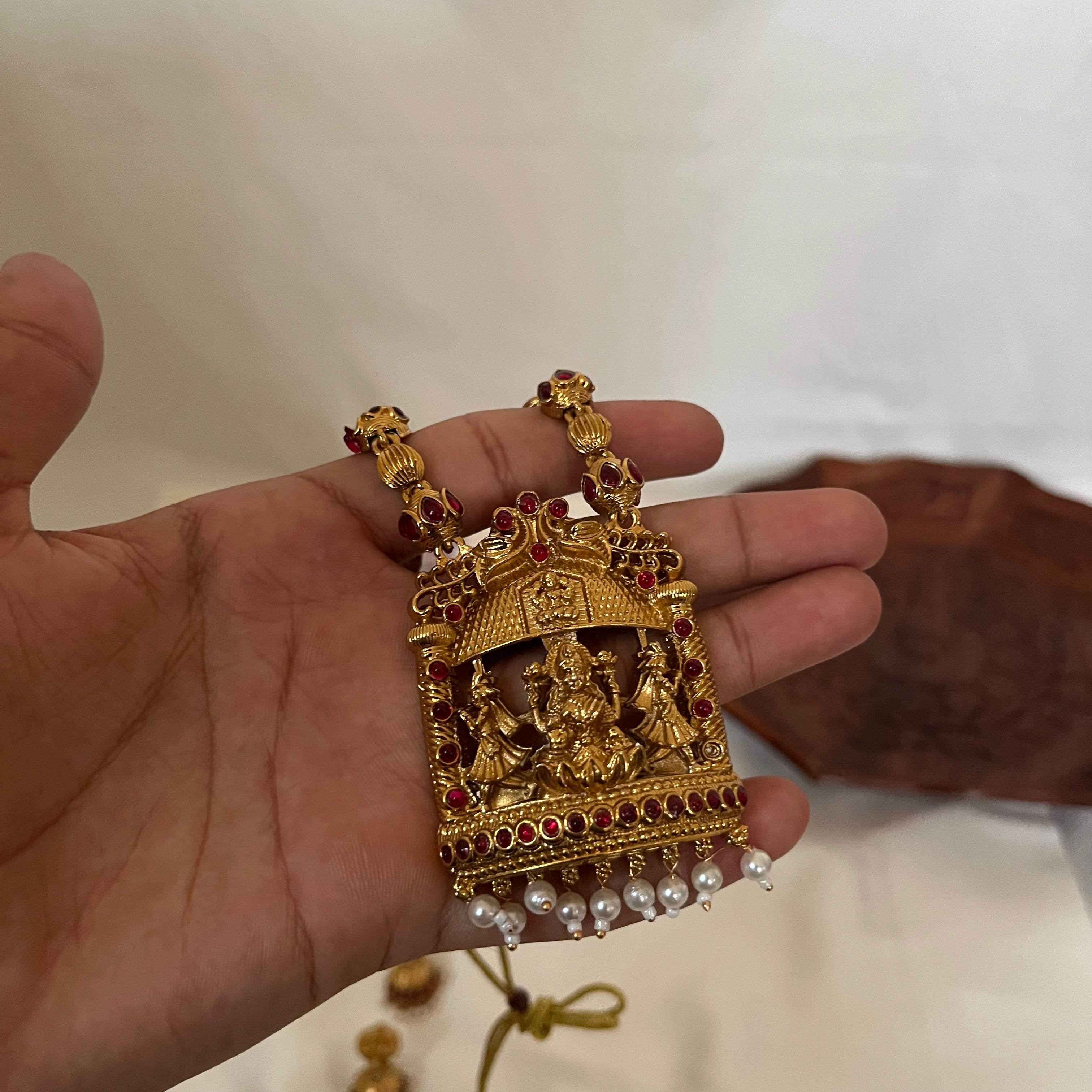 Lakshmi Temple Beaded Pendant AN49