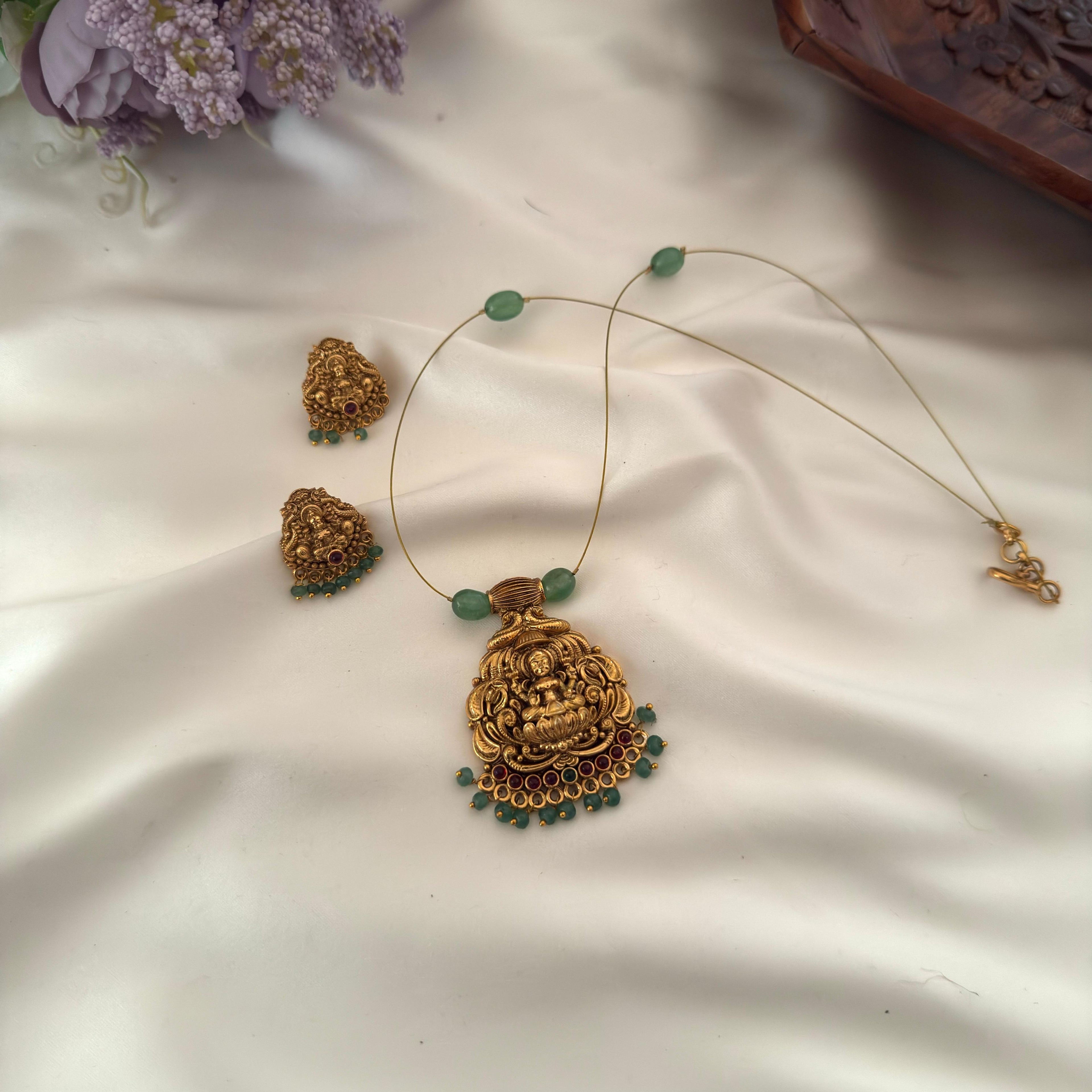 Lakshmi Invisible Necklace Set AN16