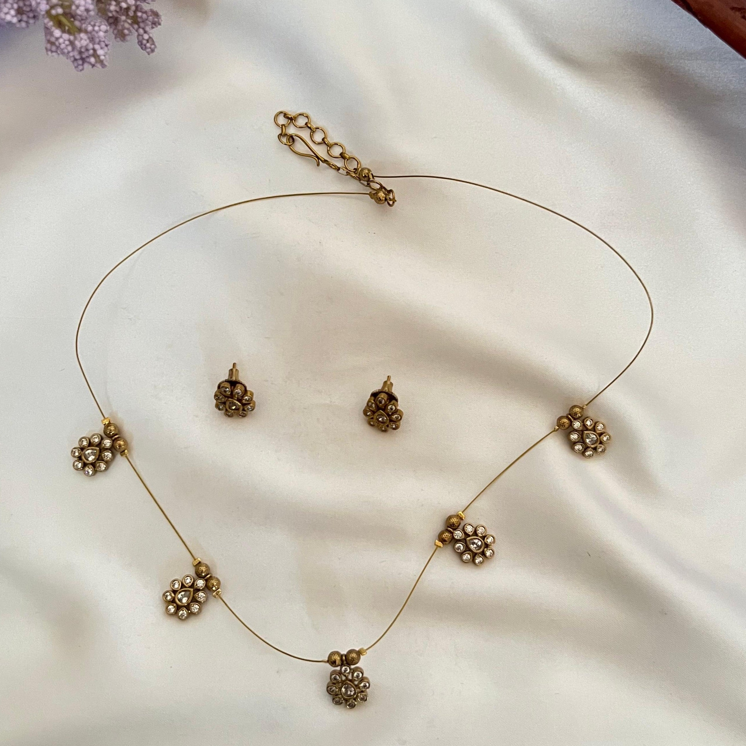 Minimal Floral Stone Necklace AN54