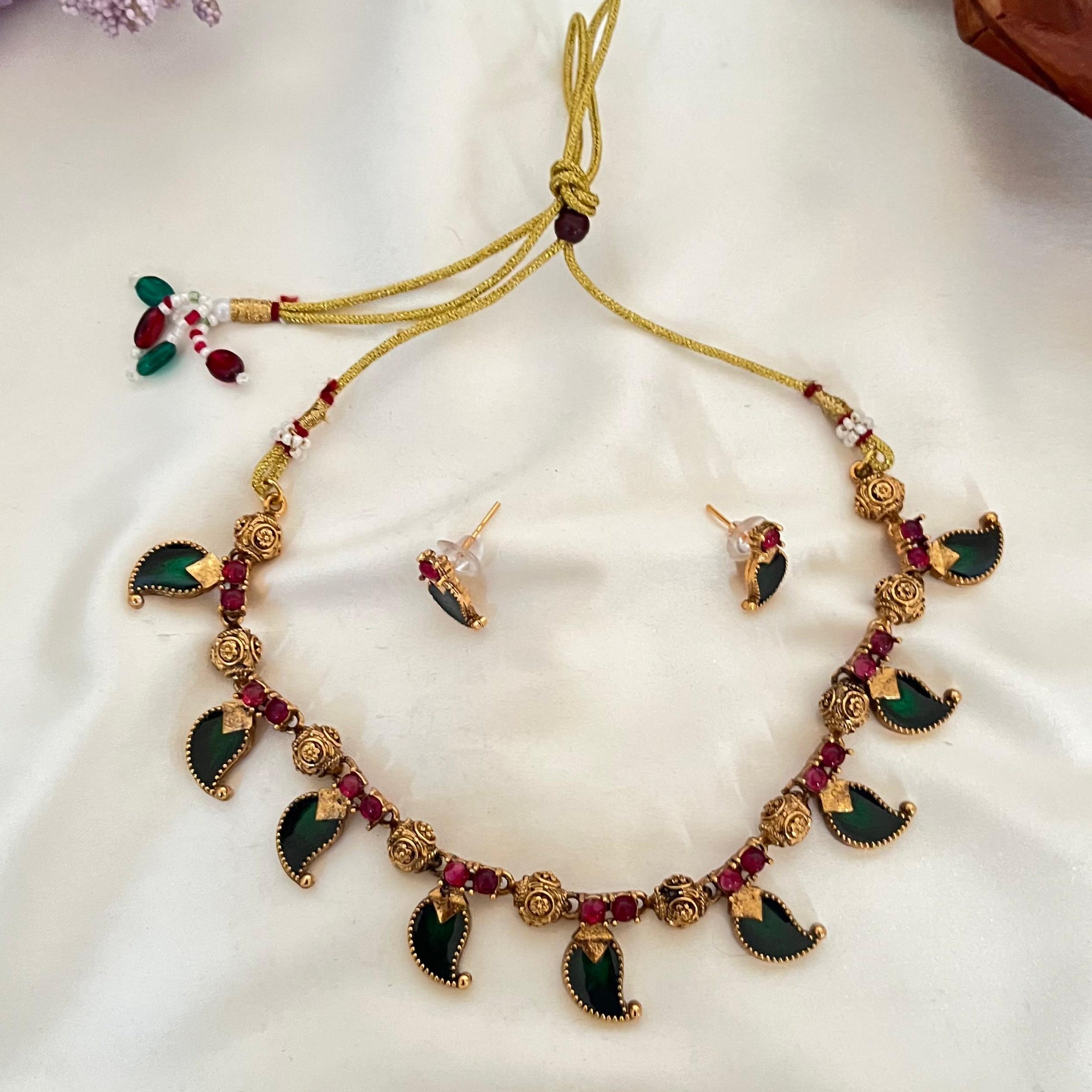 Leaf Drop Stone Necklace AN59