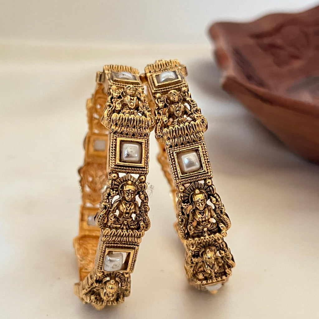 Antique Temple White Bangles AB03