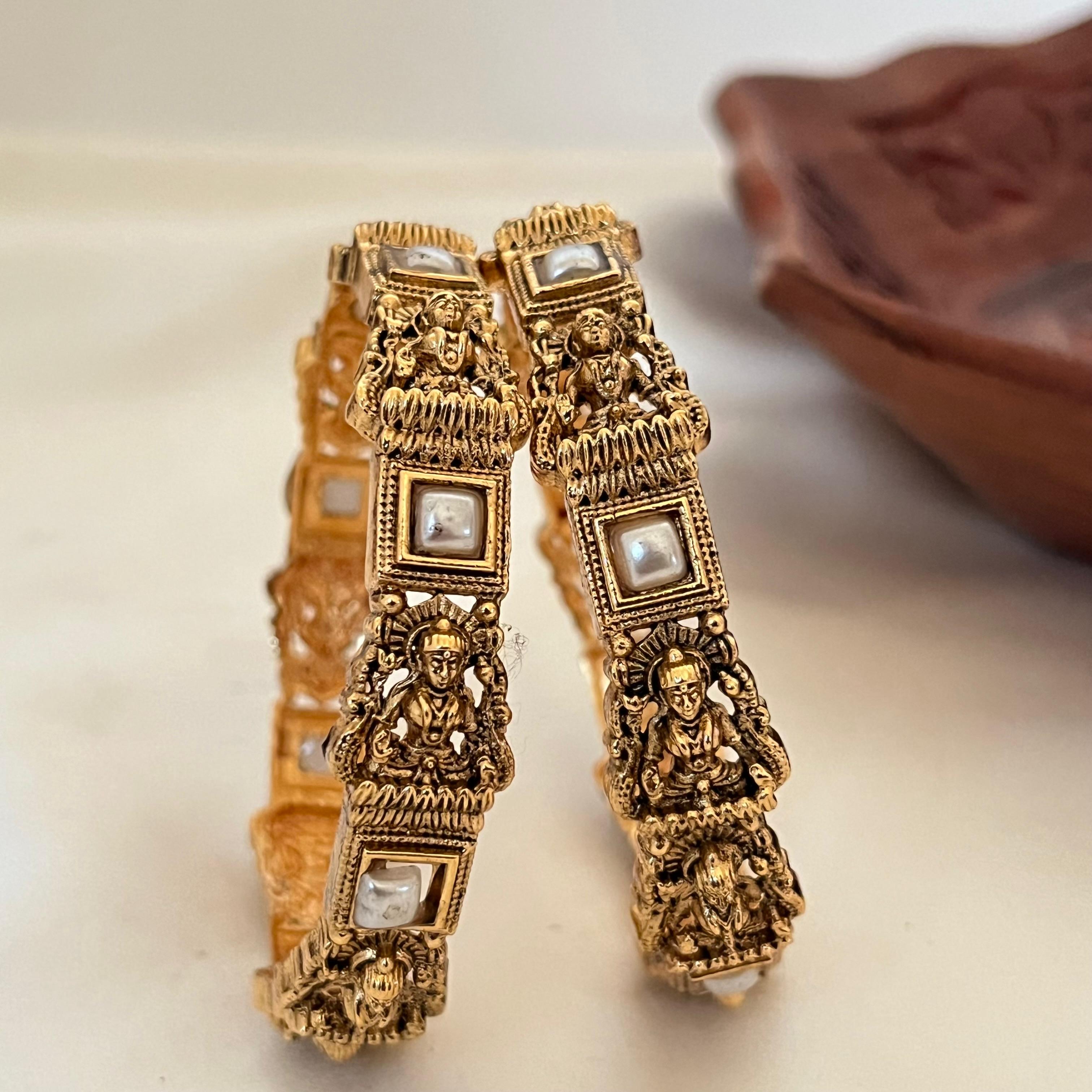 Antique Temple White Bangles AB03