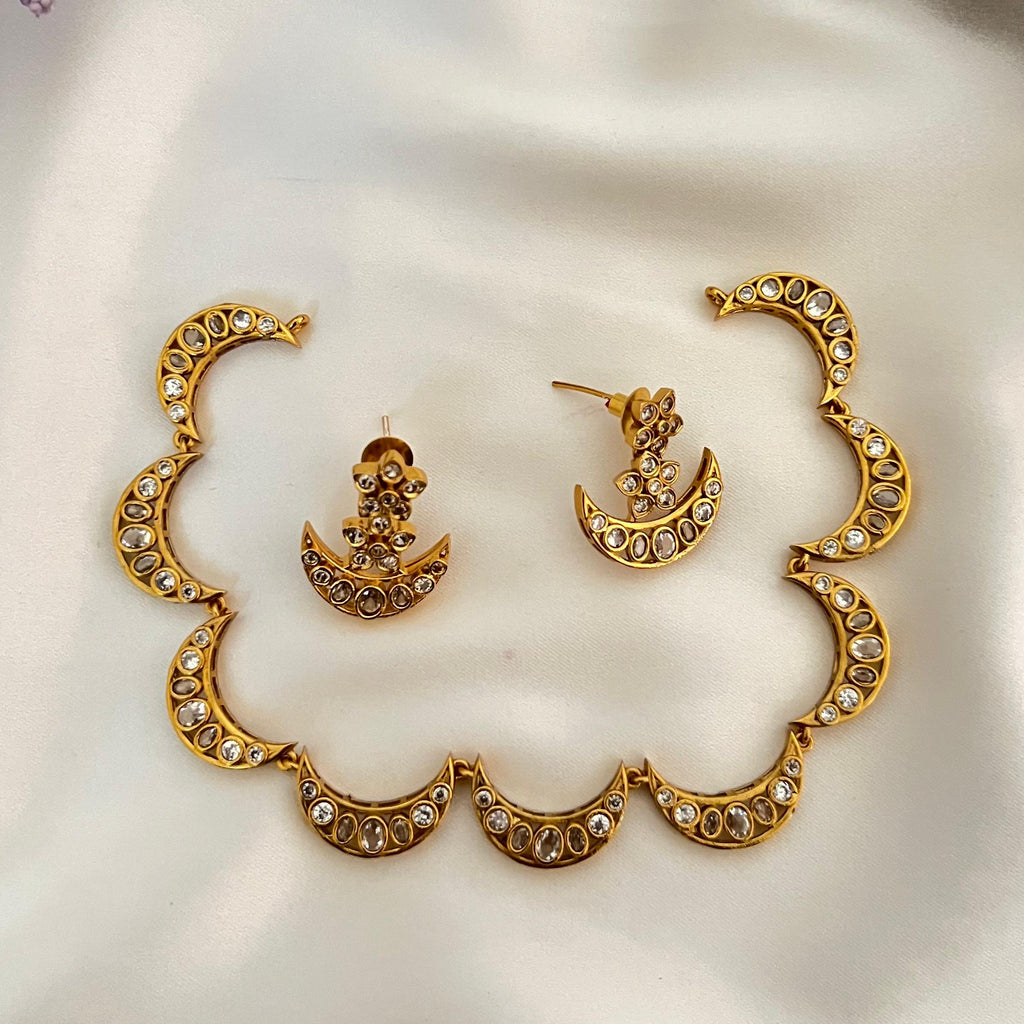 Victorian Crescent Necklace VN01