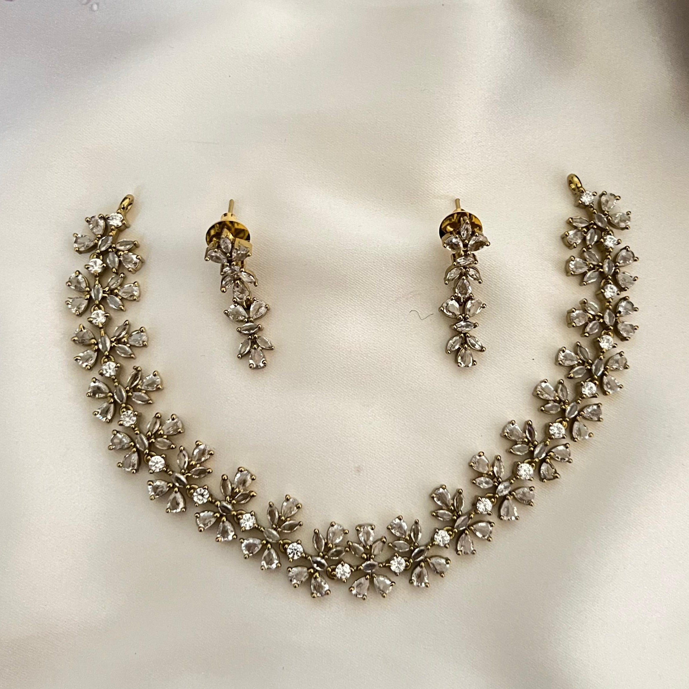 Victorian Floral AD Necklace VN09