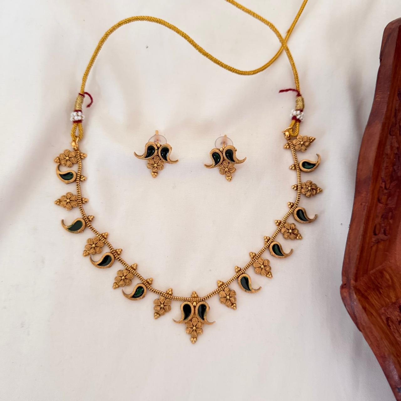 Paisley Antique Choker Set AN120 Anvika Jewels