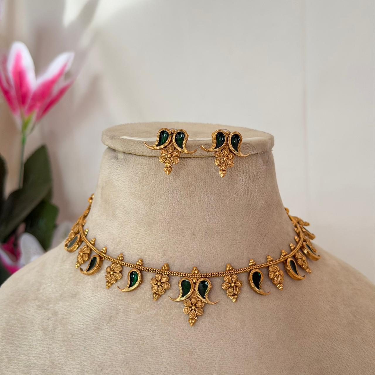 Paisley Antique Choker Set AN120 Anvika Jewels