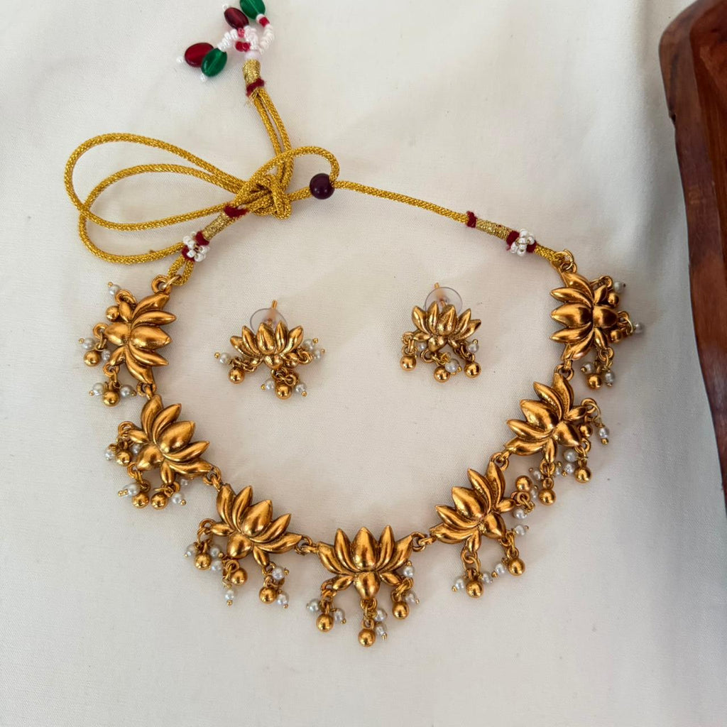 Lotus Antique Choker Set AN121 Anvika Jewels