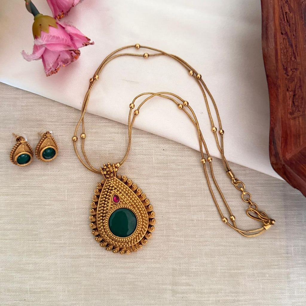 Green Stone Pendant AN146 Anvika Jewels