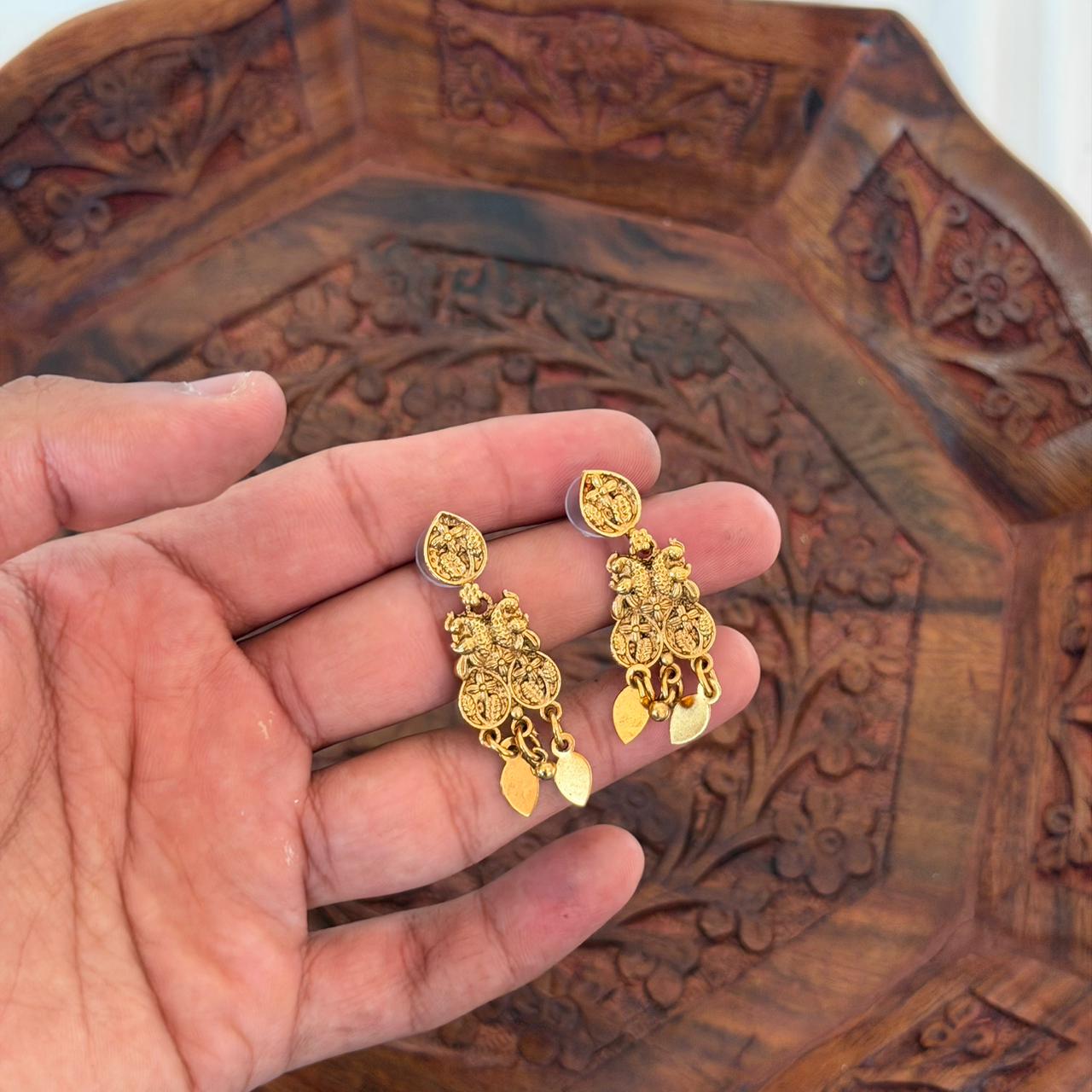 Antique Elakkathali Necklace Set AN163 Anvika Jewels