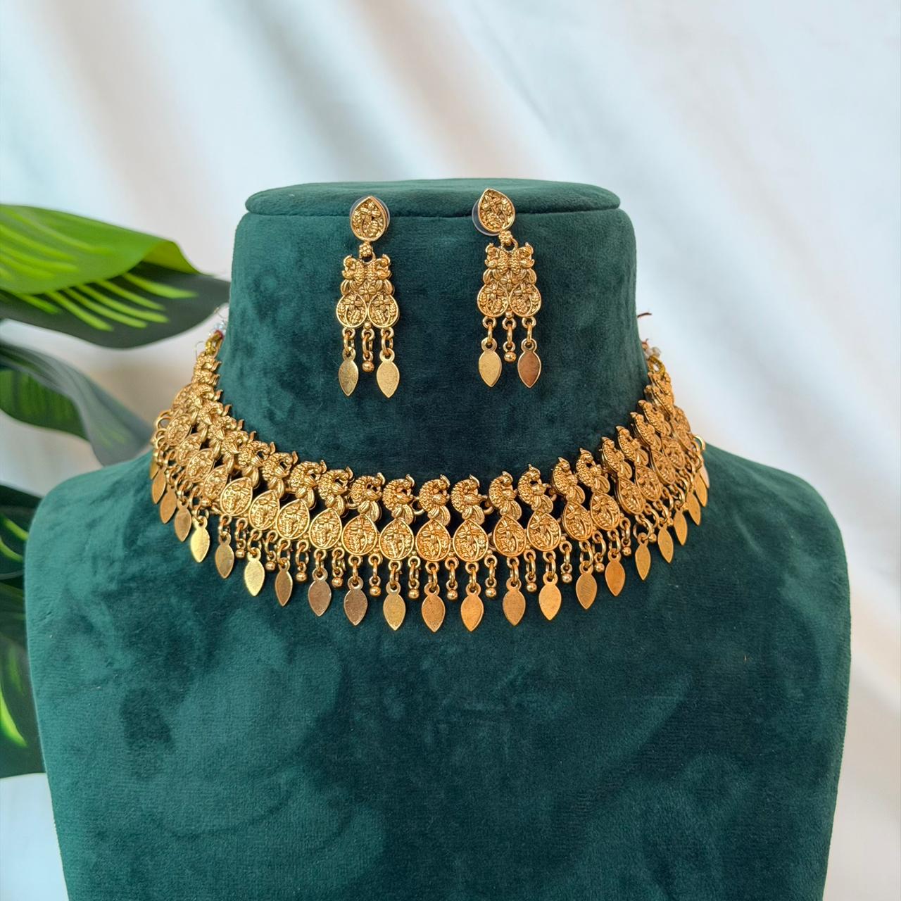 Antique Elakkathali Necklace Set AN163 Anvika Jewels