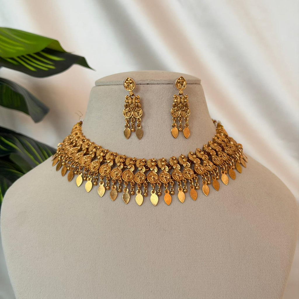Antique Elakkathali Necklace Set AN163 Anvika Jewels